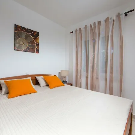 Sanmichel Apartment *